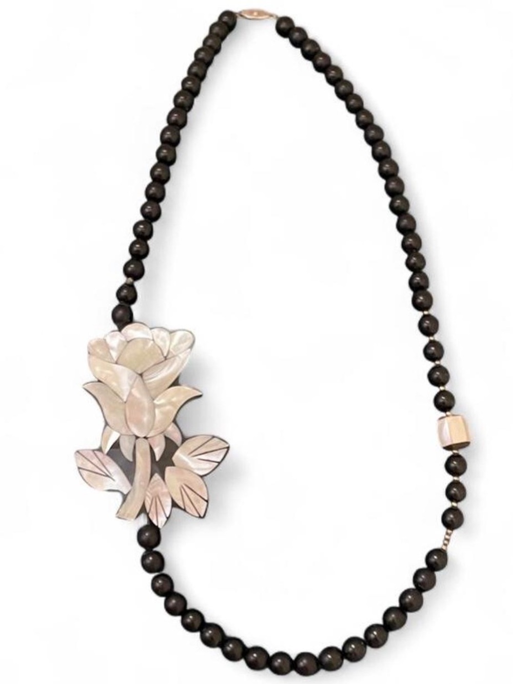 ✨ Vintage Lee Sands Carved Mother of Pearl Rose Statement Necklace ✨